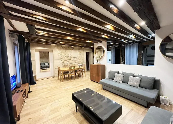 Urban Flat 43 - Charming Parisian Flat Near Grands Boulevards *