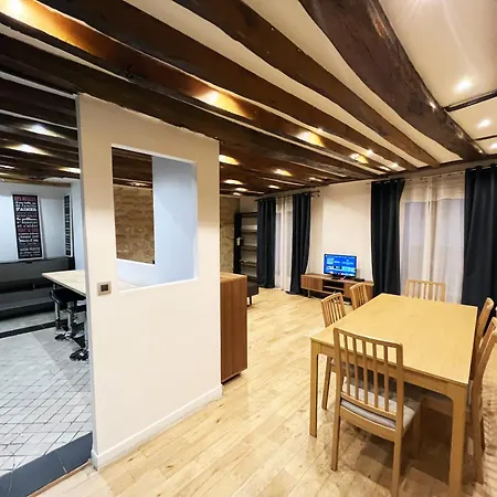 Апартаменты Urban Flat 43 - Charming Parisian Flat Near Grands Boulevards