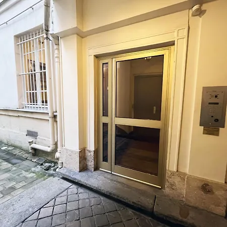 Urban Flat 43 - Charming Parisian Flat Near Grands Boulevards * Париж